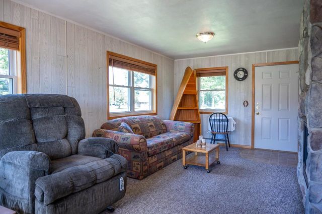 685 Hog Island Road, New Lisbon, WI 53950