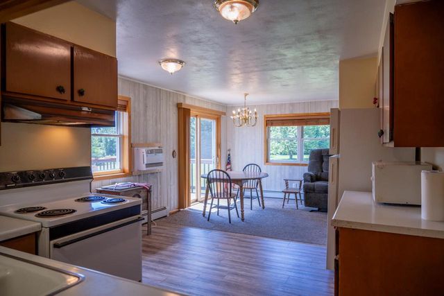 685 Hog Island Road, New Lisbon, WI 53950