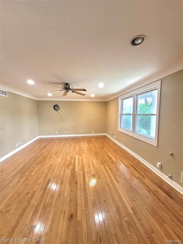 2715 3rd Street, Wyandotte, MI 48192