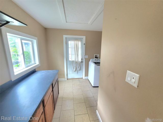 2715 3rd Street, Wyandotte, MI 48192