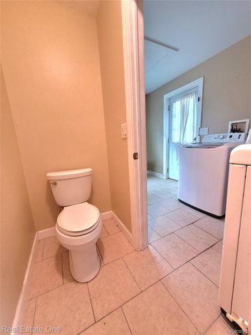 2715 3rd Street, Wyandotte, MI 48192