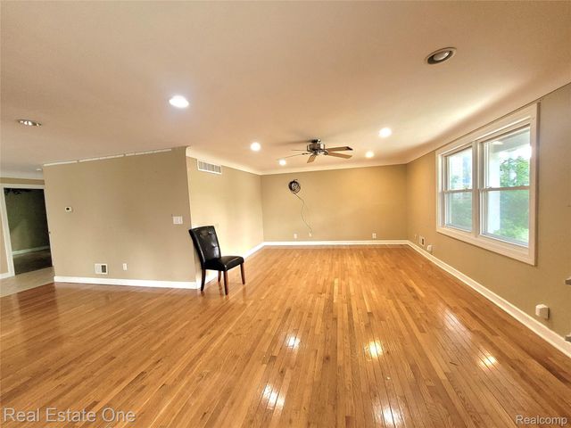 2715 3rd Street, Wyandotte, MI 48192