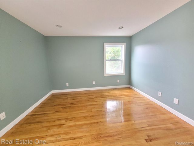 2715 3rd Street, Wyandotte, MI 48192