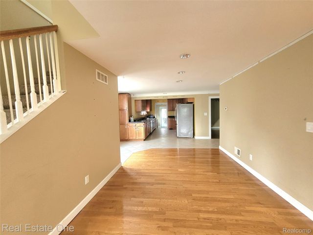 2715 3rd Street, Wyandotte, MI 48192