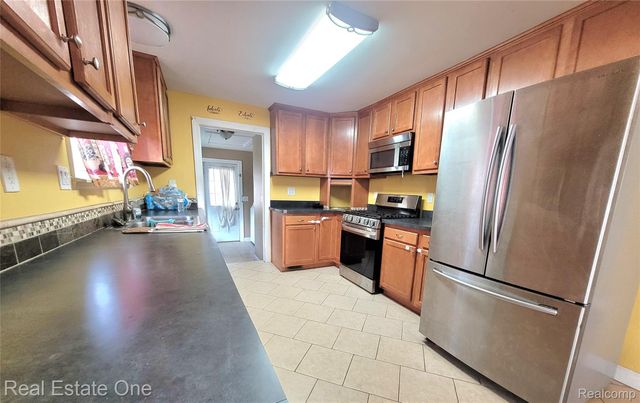 2715 3rd Street, Wyandotte, MI 48192