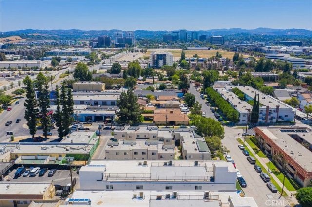 7018 Alabama 203, Canoga Park, CA 91303