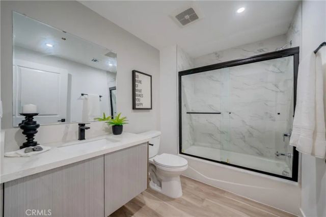 7018 Alabama 203, Canoga Park, CA 91303