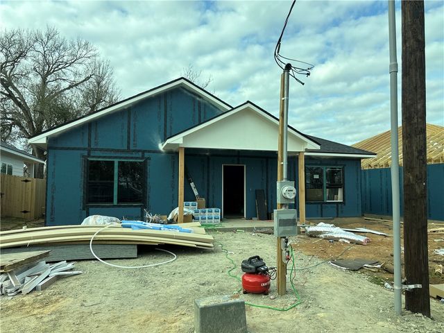 714 North Perkins, Franklin, TX 77856