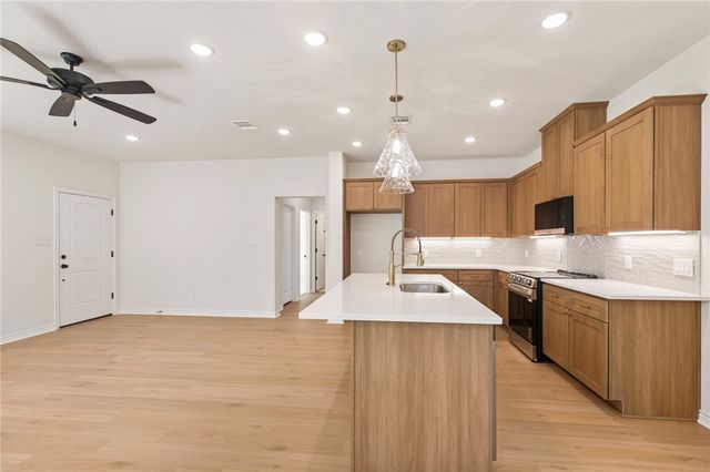 714 North Perkins, Franklin, TX 77856