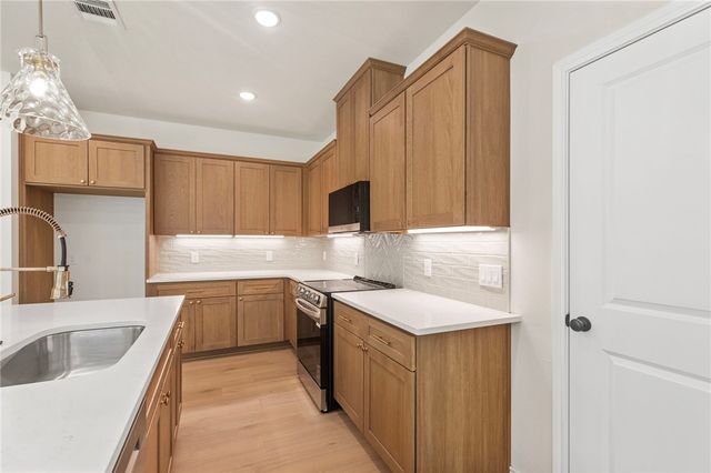 714 North Perkins, Franklin, TX 77856