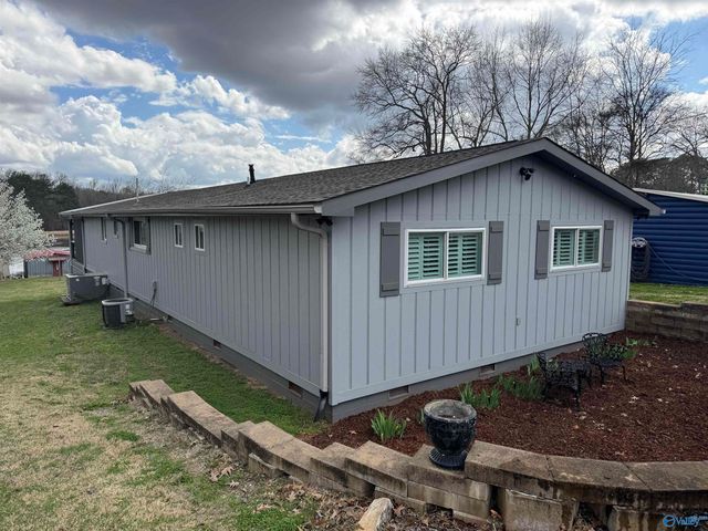 1475 Point Of Pines, Guntersville, AL 35976