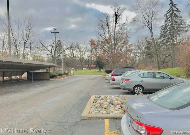 28418 W 8 Mile Road a5, Farmington, MI 48336