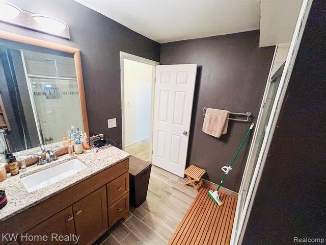 28418 W 8 Mile Road a5, Farmington, MI 48336