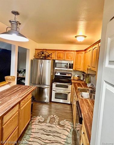 28418 W 8 Mile Road a5, Farmington, MI 48336