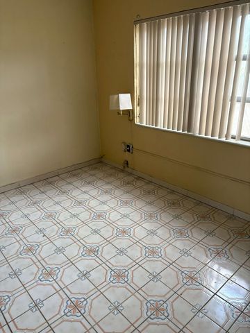 1538 NW 15th Avenue, Miami, FL 33125