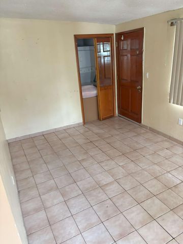 1538 NW 15th Avenue, Miami, FL 33125