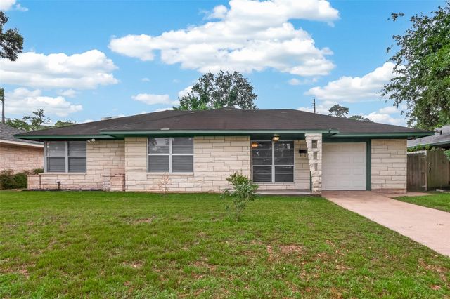 1207 Stonecrest Drive, Houston, TX 77018