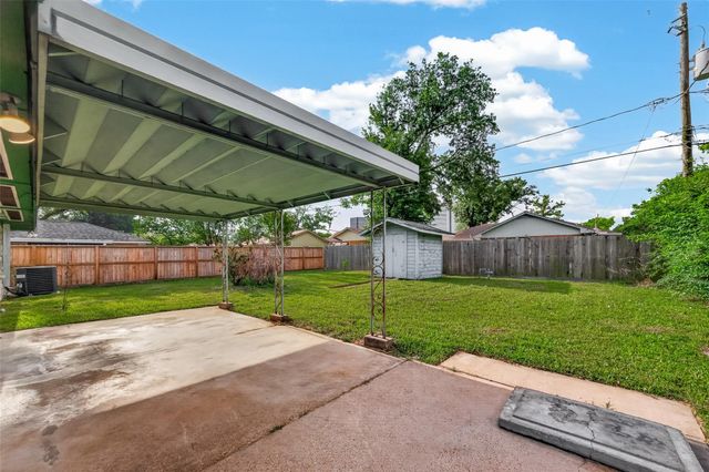 1207 Stonecrest Drive, Houston, TX 77018