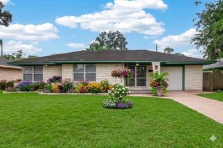 1207 Stonecrest Drive, Houston, TX 77018