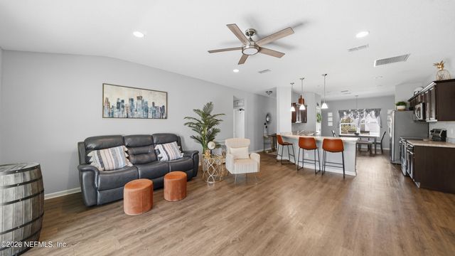 1378 SARAHS LANDING Drive, Jacksonville, FL 32221