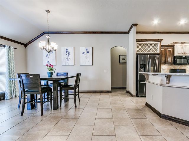 8909 Sue Anthony Lane, Yukon, OK 73099