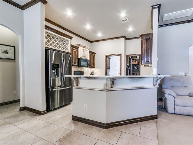 8909 Sue Anthony Lane, Yukon, OK 73099