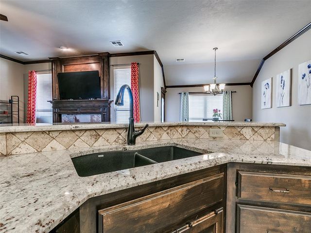 8909 Sue Anthony Lane, Yukon, OK 73099