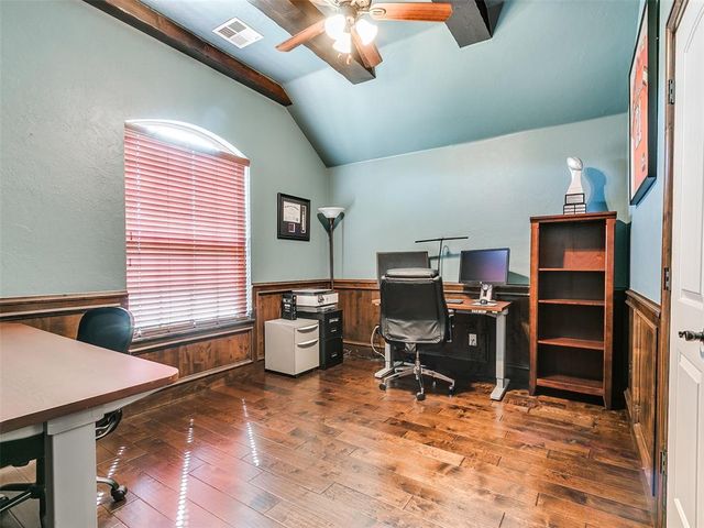 8909 Sue Anthony Lane, Yukon, OK 73099