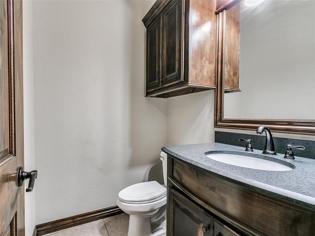 8909 Sue Anthony Lane, Yukon, OK 73099