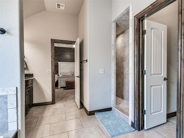8909 Sue Anthony Lane, Yukon, OK 73099
