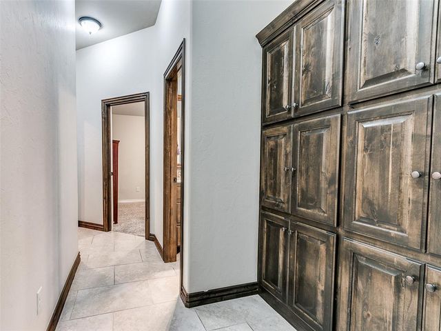 8909 Sue Anthony Lane, Yukon, OK 73099