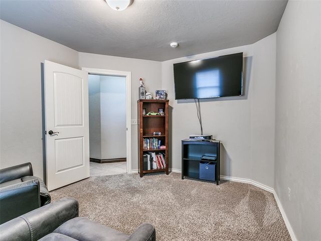 8909 Sue Anthony Lane, Yukon, OK 73099