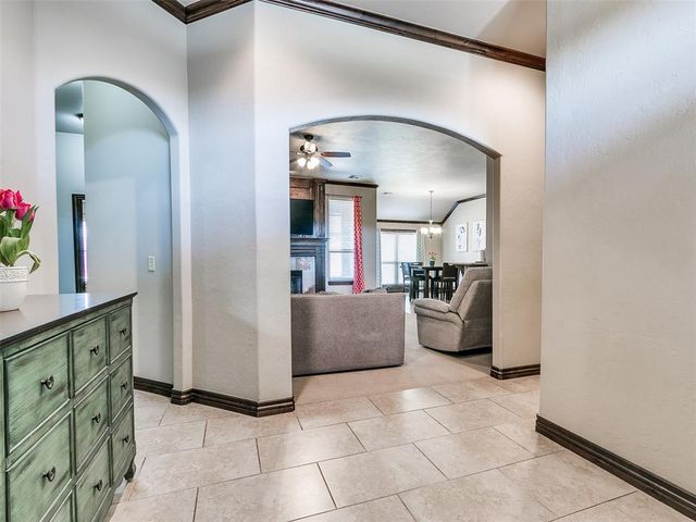 8909 Sue Anthony Lane, Yukon, OK 73099