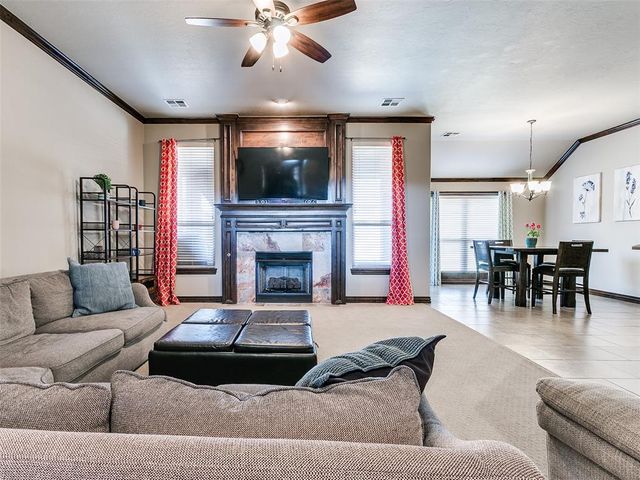 8909 Sue Anthony Lane, Yukon, OK 73099