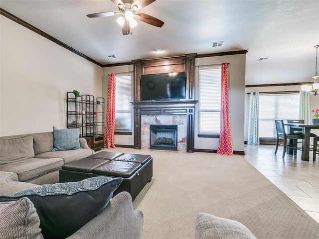 8909 Sue Anthony Lane, Yukon, OK 73099