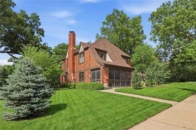 1141 Valentine Road, Kansas City, MO 64111