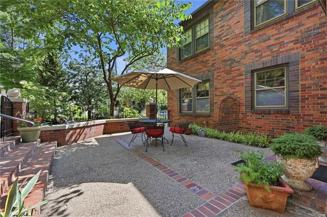 1141 Valentine Road, Kansas City, MO 64111