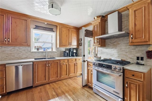 1141 Valentine Road, Kansas City, MO 64111