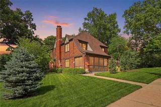 1141 Valentine Road, Kansas City, MO 64111