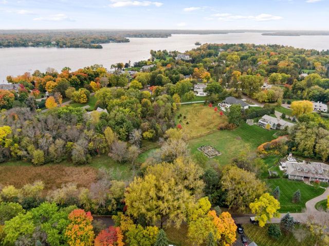 128 Peavey Lane, Wayzata, MN 55391