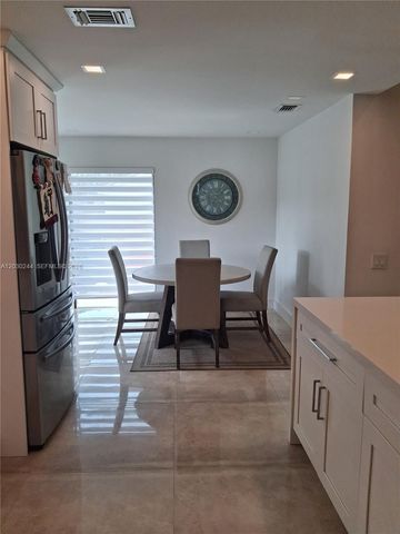 17531 NW 62nd Place N, Hialeah, FL 33015