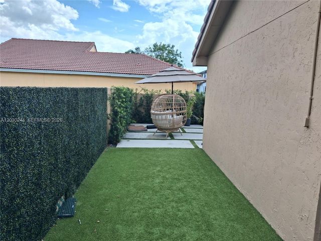 17531 NW 62nd Place N, Hialeah, FL 33015