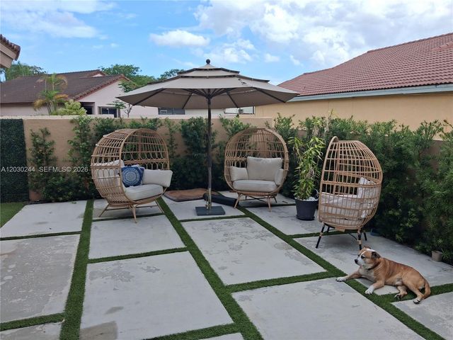 17531 NW 62nd Place N, Hialeah, FL 33015