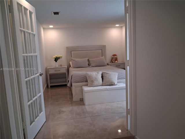 17531 NW 62nd Place N, Hialeah, FL 33015
