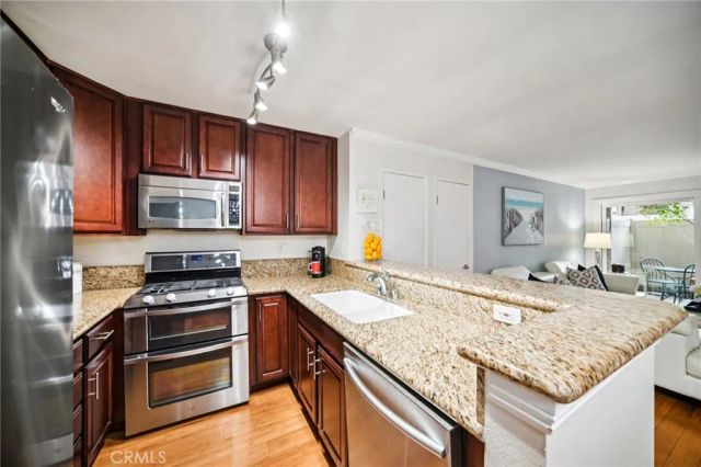 18760 Mandan 1403, Canyon Country, CA 91351