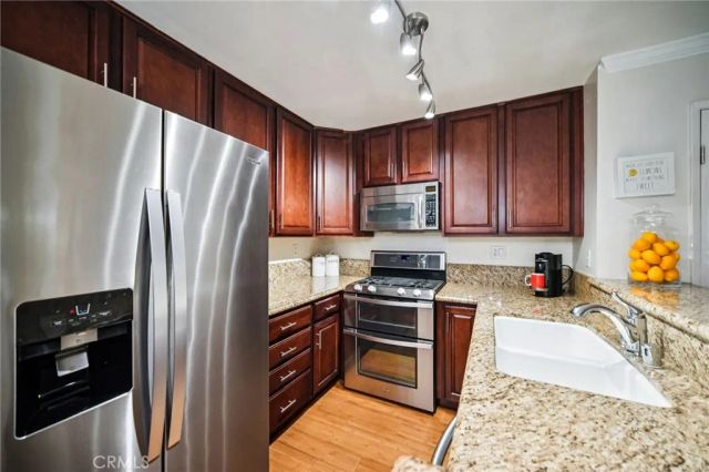 18760 Mandan 1403, Canyon Country, CA 91351