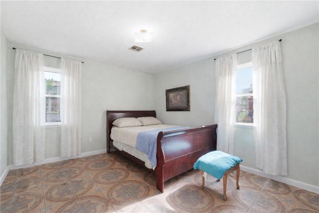 510 SE 10Th Street, Bentonville, AR 72712