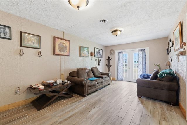 510 SE 10Th Street, Bentonville, AR 72712