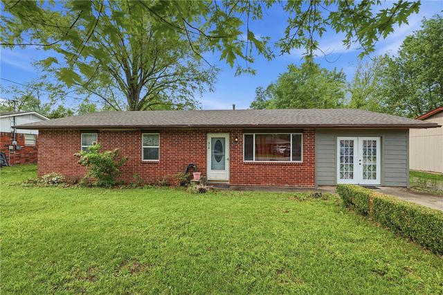 510 SE 10Th Street, Bentonville, AR 72712