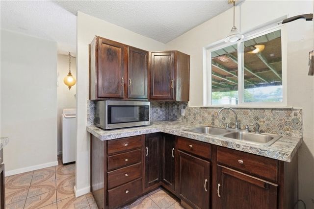 510 SE 10Th Street, Bentonville, AR 72712
